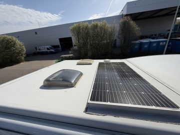 Adria MATRIX 600 DT Nav | Zonnepaneel | Hefbed